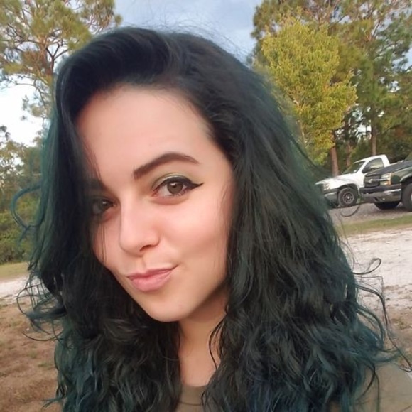 Meet your Posher, Alanna - Picture 1 of 1